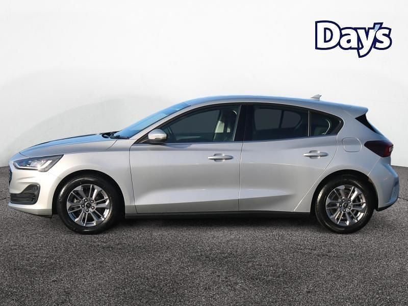 Used Ford Focus Titanium 125 HP (91 kW) 2022 Silver Hatchback