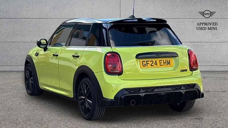 Usado Mini Cooper Hatch 134 CV (98 kW) 2024 Amarillo Utilitario