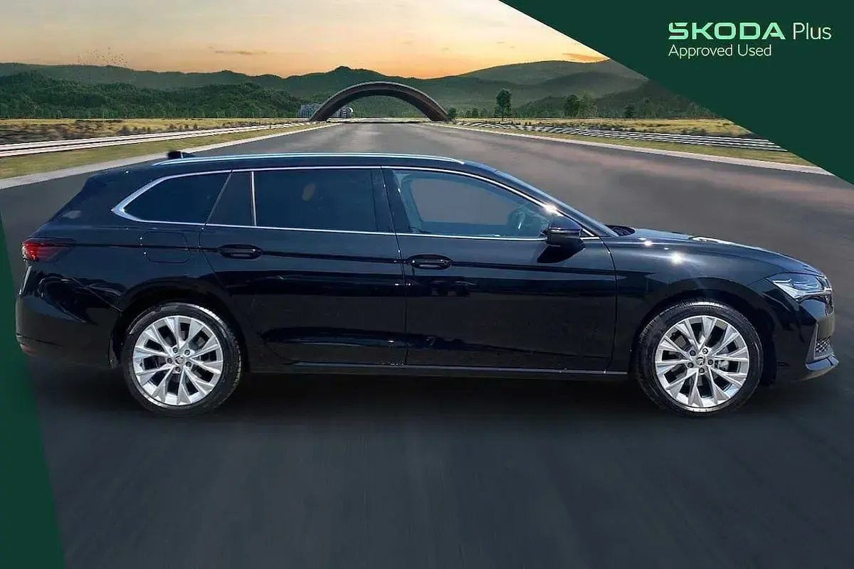 Used Skoda Superb SE L 150 HP (110 kW) 2024 Midnight black metallic Estate