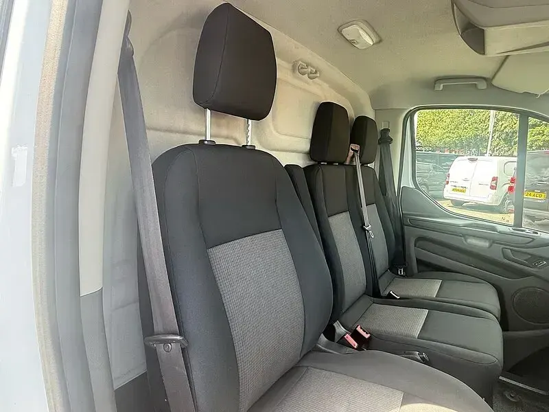 Used Ford Transit Custom 105 HP (77 kW) 2022 White Van