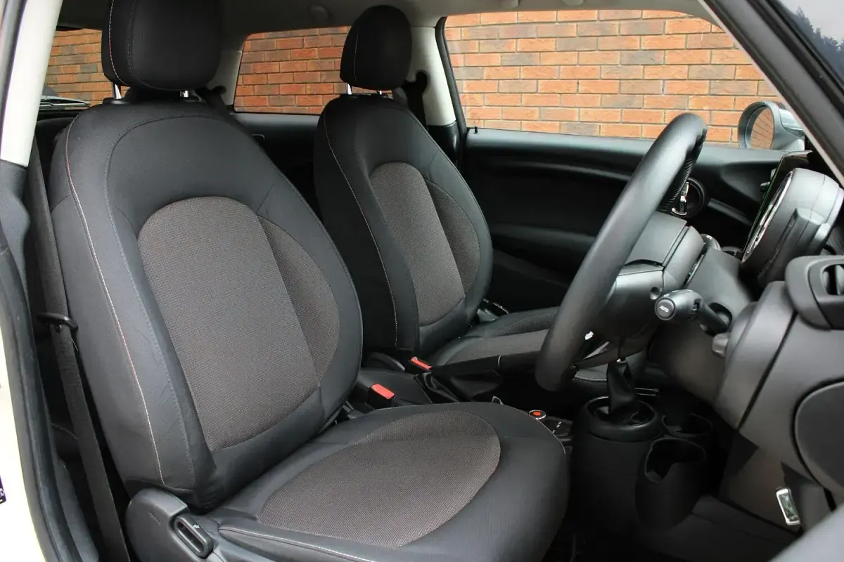 Used Mini Cooper Hatch 2018 White Hatchback