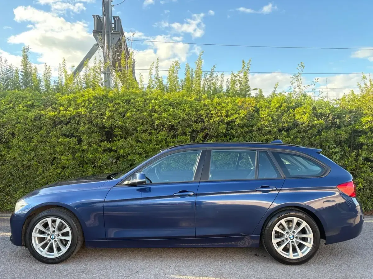 Used BMW 320 Comfort Edition 2017 Blue Estate