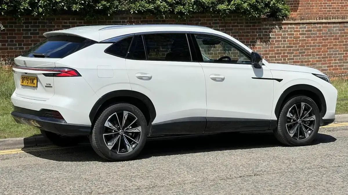 Used MG HS Trophy 221 HP (162 kW) 2025 White SUV