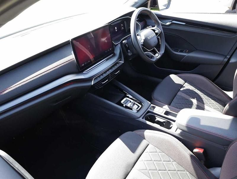 Begagnad Skoda Octavia vRS 265 HK (194 kW) 2025 Grön Halvkombi