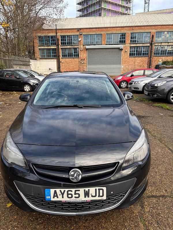 Used Vauxhall Astra 165 HP (121 kW) 2015 Black Hatchback