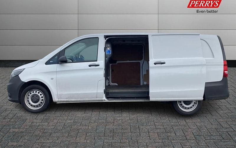 Used Mercedes Vito Progressive 163 HP (119 kW) 2023 Van