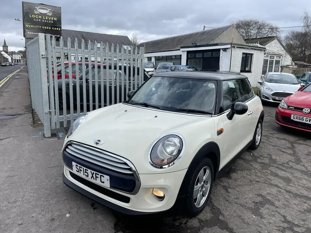 Used Mini Cooper Hatch 136 HP (100 kW) 2015 White Hatchback