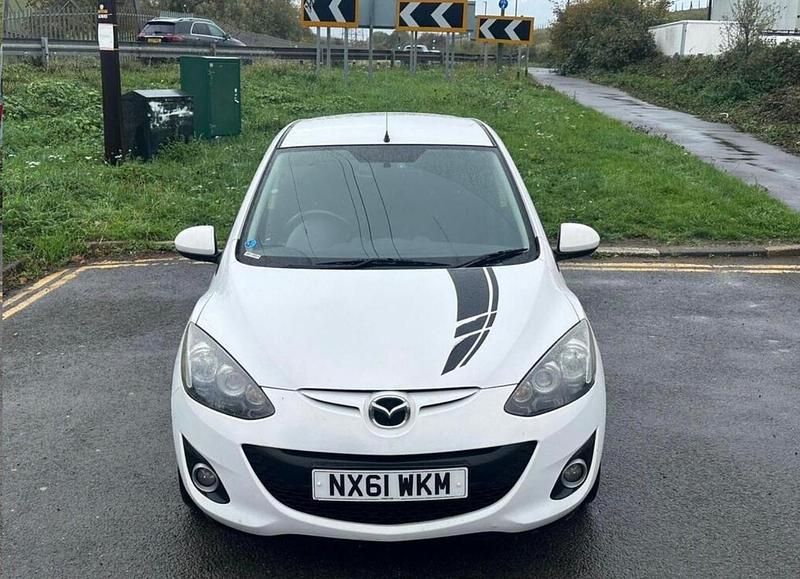 Used Mazda 2 2011 White Hatchback