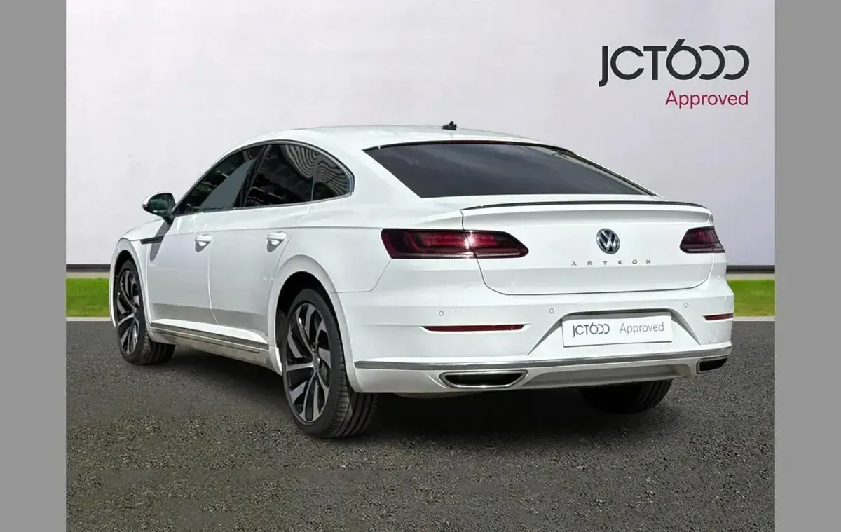 Used VW Arteon R-line 187 HP (137 kW) 2019 White Hatchback