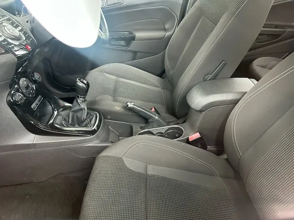 Used Ford Fiesta Titanium 125 HP (91 kW) 2017 Black Hatchback