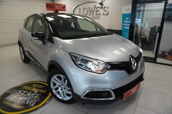 Silver/black Used 2016 Renault Captur Dynamique SUV | £6,995 (Fair price) - Image 1/4