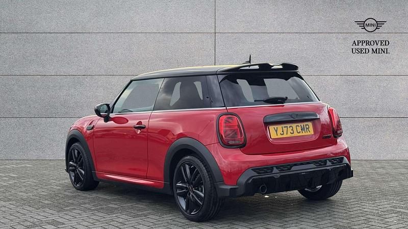 Usado Mini Cooper Hatch 134 HP (98 kW) 2024 Vermelho Citadino