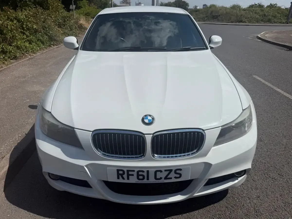 Used BMW 320 Sport Line 184 HP (135 kW) 2012 White Sedan