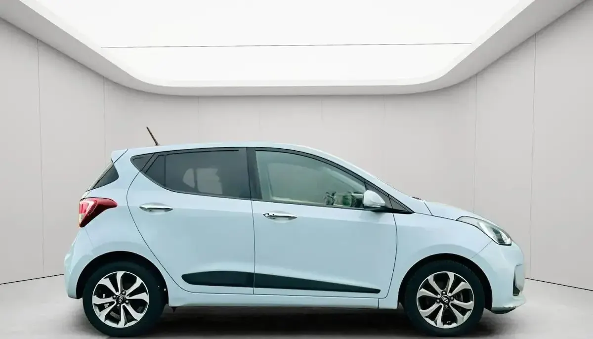 Used Hyundai i10 Premium SE 87 HP (63 kW) 2018 Grey Hatchback