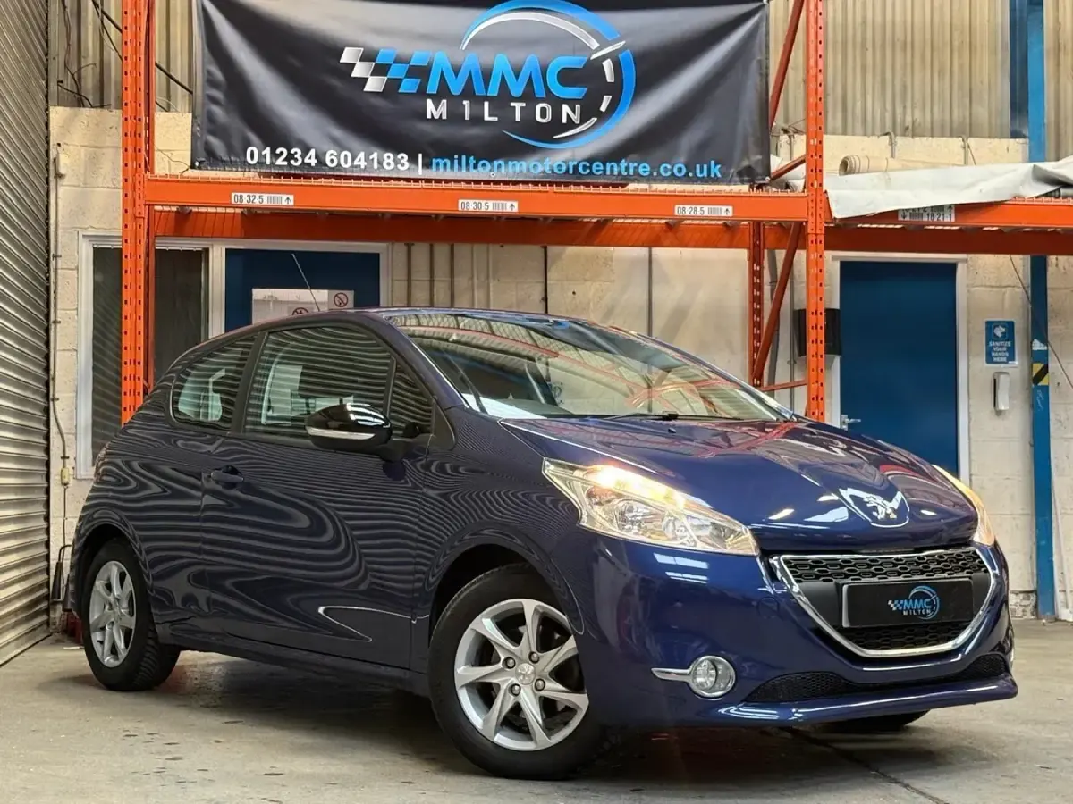 Used Peugeot 208 Active 82 HP (60 kW) 2014 Blue Hatchback