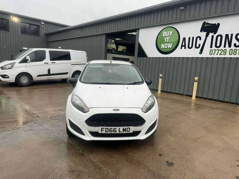 Used Ford Fiesta 2016 White Van