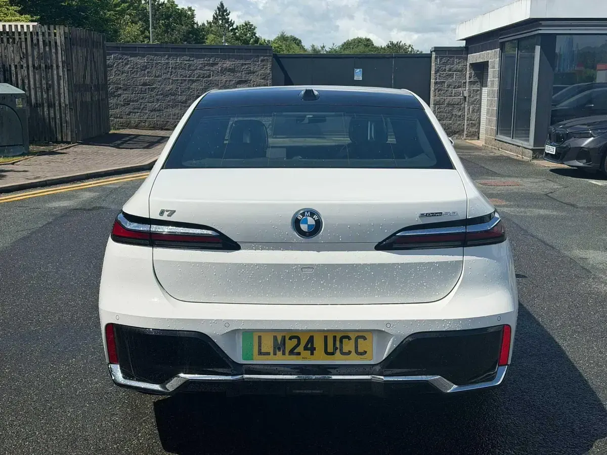 Used BMW i7 M Sport 330 kW (449 HP) 2024 White Sedan