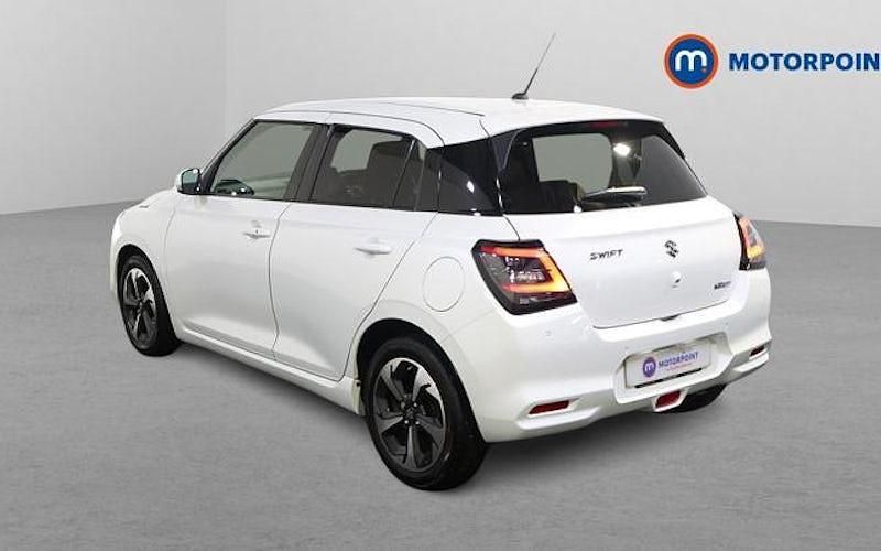 Used Suzuki Swift 82 HP (60 kW) 2025 White Hatchback