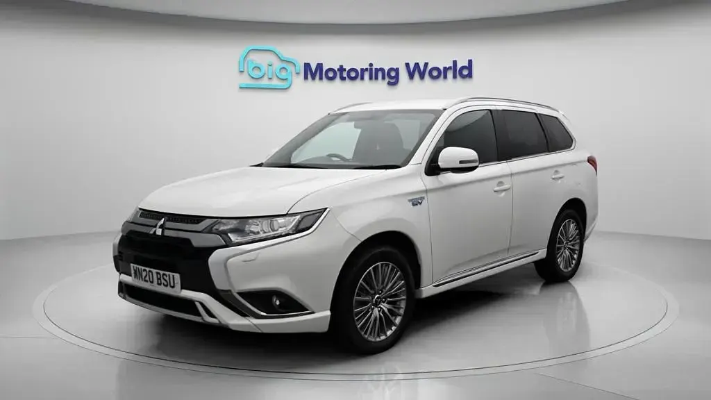 Begagnad Mitsubishi Outlander P-HEV 224 HK (164 kW) 2020 Vit SUV