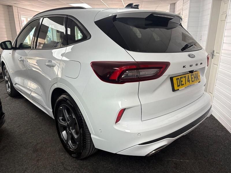 Used Ford Kuga ST-Line 180 HP (132 kW) 2024 White SUV