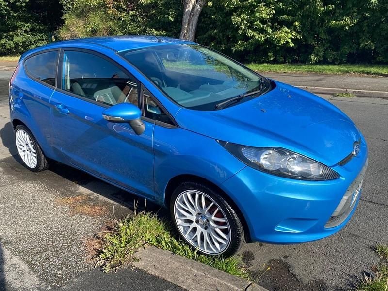 Blue Used 2009 Ford Fiesta Style Hatchback | £2,195 (Good price) - Image 1/4