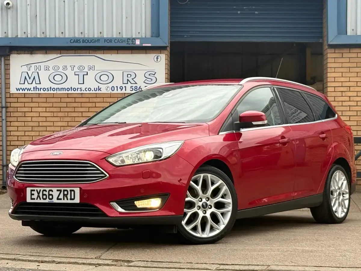 Used Ford Focus Titanium X 120 HP (88 kW) 2016 Red Estate