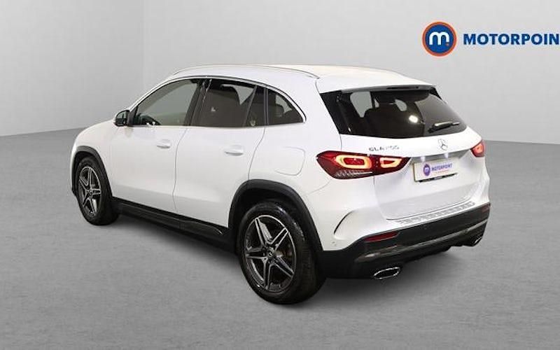 Used Mercedes GLA200 Executive 163 HP (119 kW) 2022 White SUV