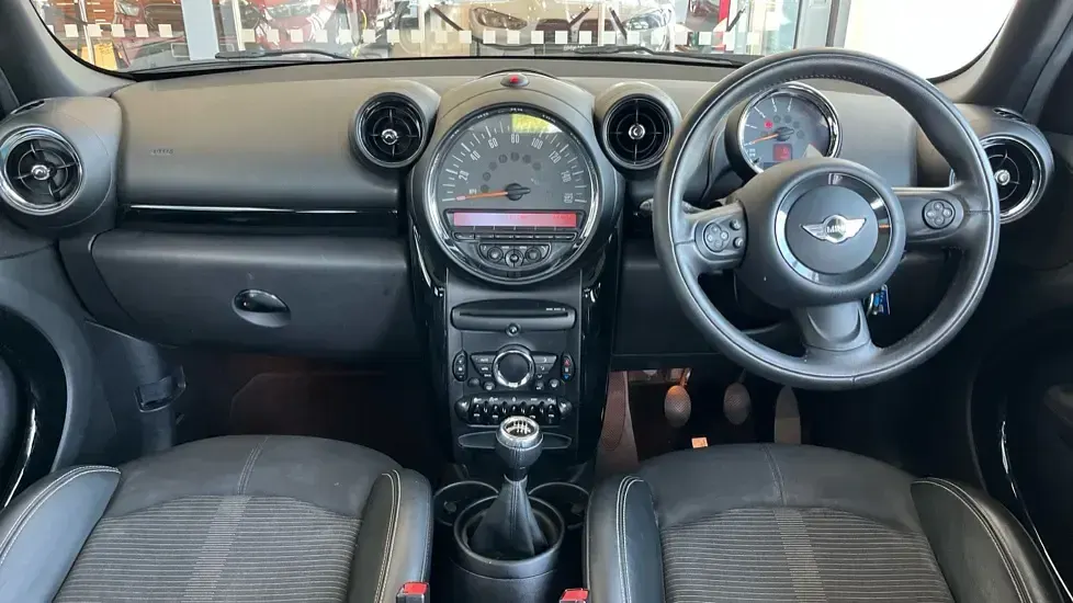 Used Mini Cooper D Countryman 110 HP (80 kW) 2016 Red SUV