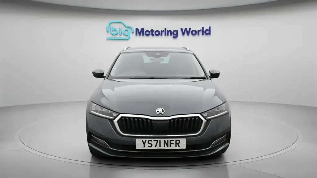 Used Skoda Octavia SE L 204 HP (150 kW) 2022 Grey Estate