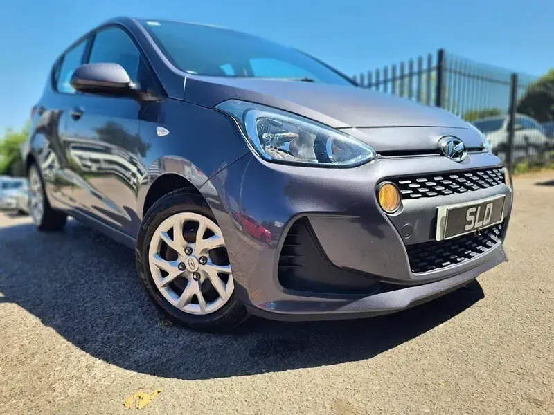 Käytetty Hyundai i10 SE 67 HP (49 kW) 2017 Harmaa Viistoperä
