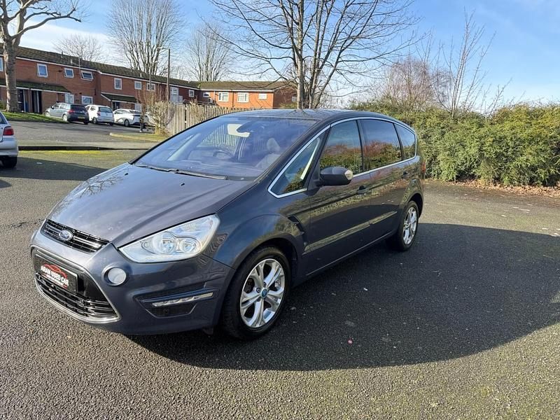 Begagnad Ford S-MAX Titanium 2014 Grå Minibuss