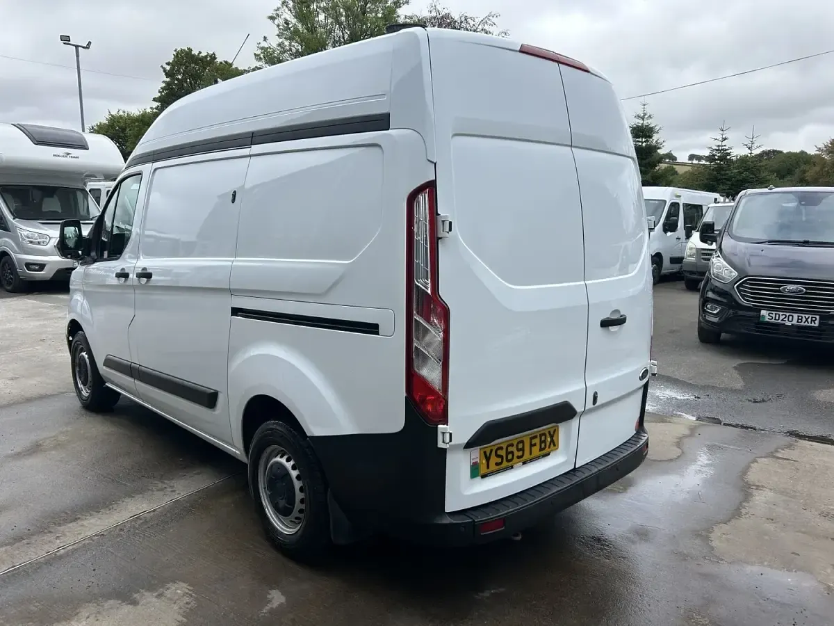 Used Ford Transit Custom 105 HP (77 kW) 2020 White Van