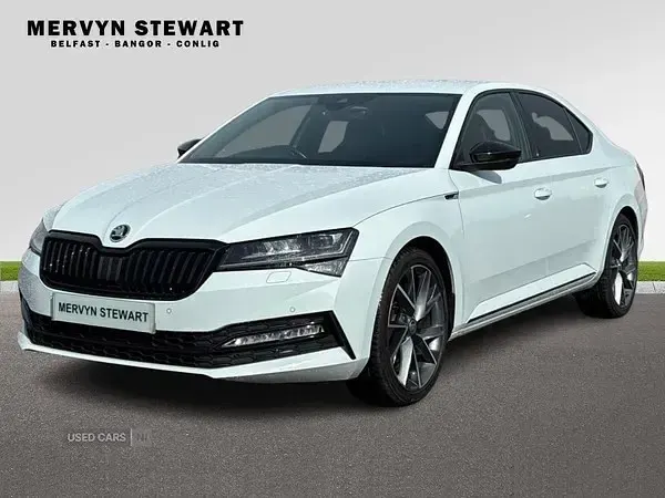 Usado Skoda Superb SportlinePlus 150 HP (110 kW) 2024 Branco Citadino