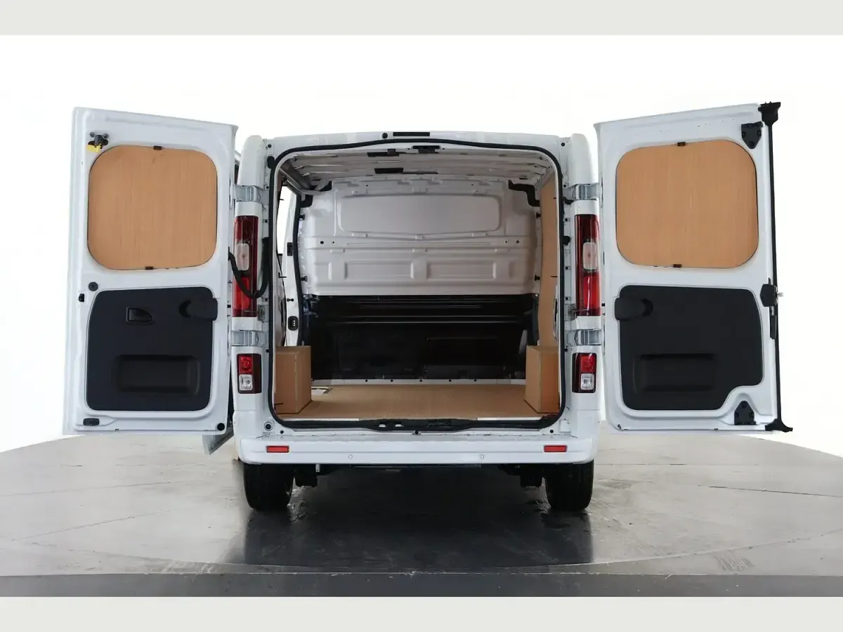 New Renault Trafic 2025 White