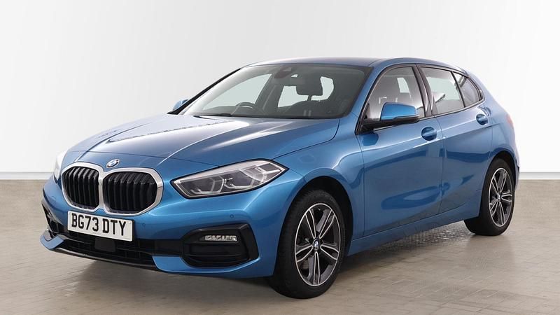 Used BMW 118 Sport Line 134 HP (98 kW) 2023 Blue Hatchback