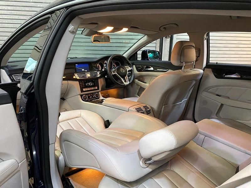 Used Mercedes CLS350 AMG 255 HP (187 kW) 2012 Blue Estate