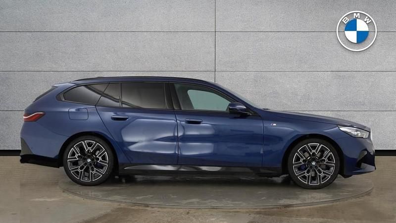 Used BMW 530e M Sport 295 HP (216 kW) 2025 Blue Estate
