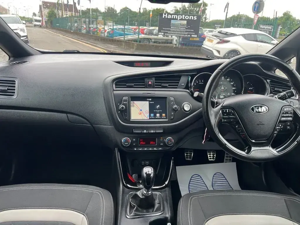 Used Kia Ceed Sportswagon GT-Line 134 HP (98 kW) 2018 Silver Estate