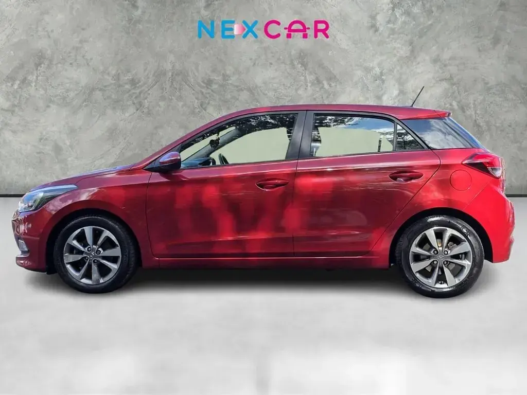 Used Hyundai i20 Edition 100 HP (73 kW) 2016 Red Hatchback