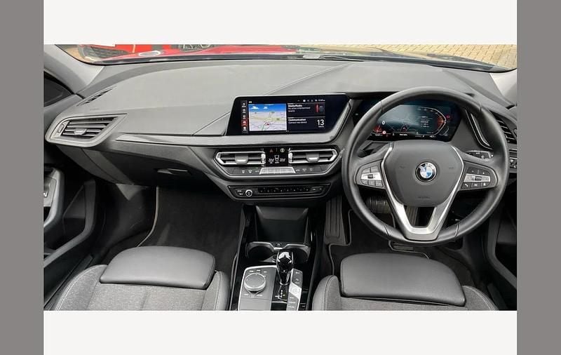 Used BMW 118 Sport Line 136 HP (100 kW) 2024 Blue Hatchback