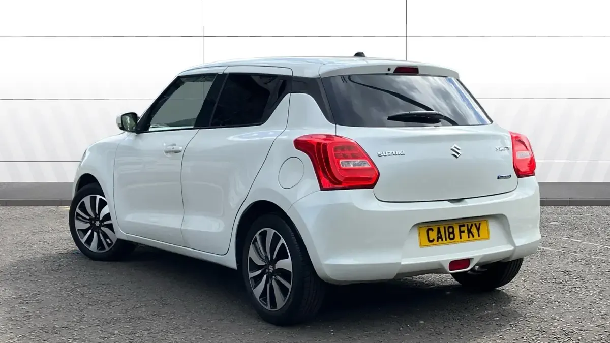 Begagnad Suzuki Swift SZ5 111 HK (81 kW) 2018 Vit Halvkombi