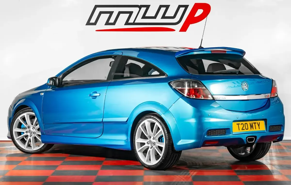 Used Vauxhall Astra 240 HP (176 kW) 2007 Blue Hatchback