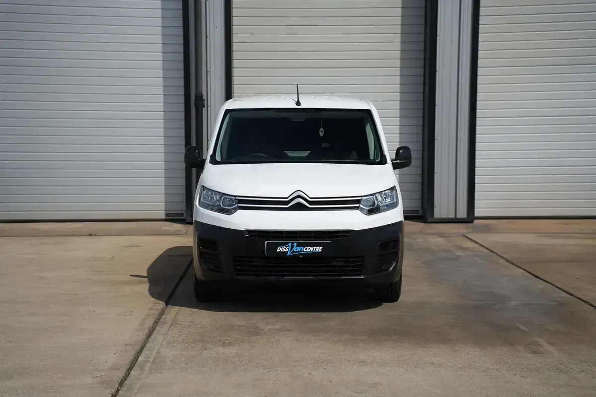 Used Citroën Berlingo 100 HP (73 kW) 2023 White MPV