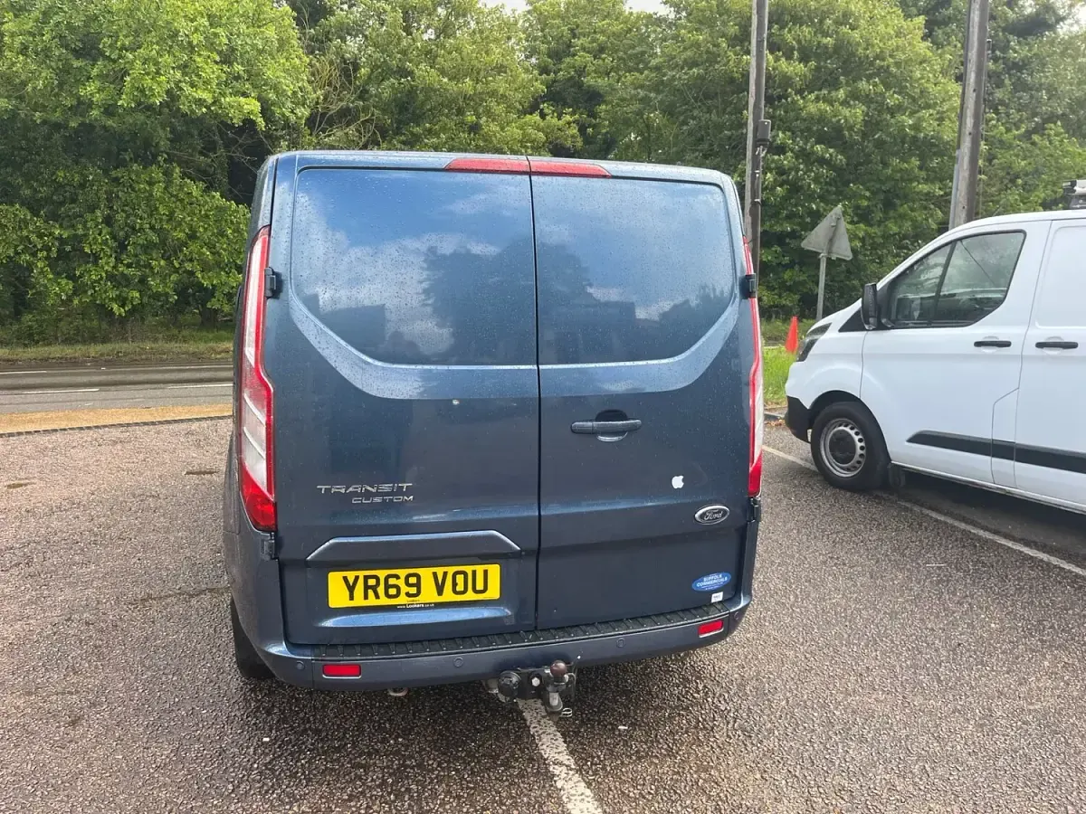 Used Ford Transit Custom Limited 130 HP (95 kW) 2019 Blue Van