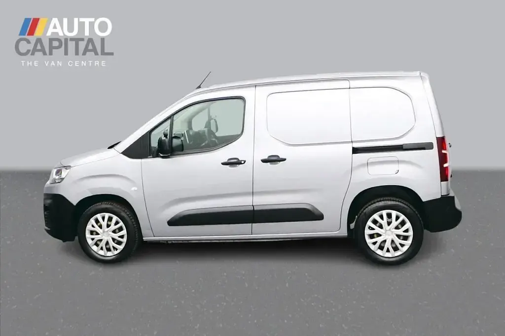 Used Citroën Berlingo 100 HP (73 kW) 2022 Grey MPV