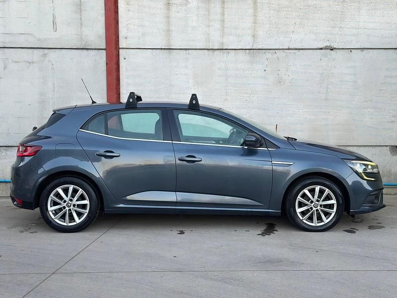 Used Renault Mégane IV Dynamique 2017 Grey Hatchback