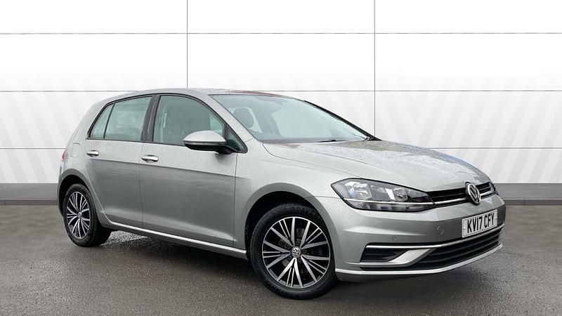 Used VW Golf VII SE 125 HP (91 kW) 2017 Silver Hatchback
