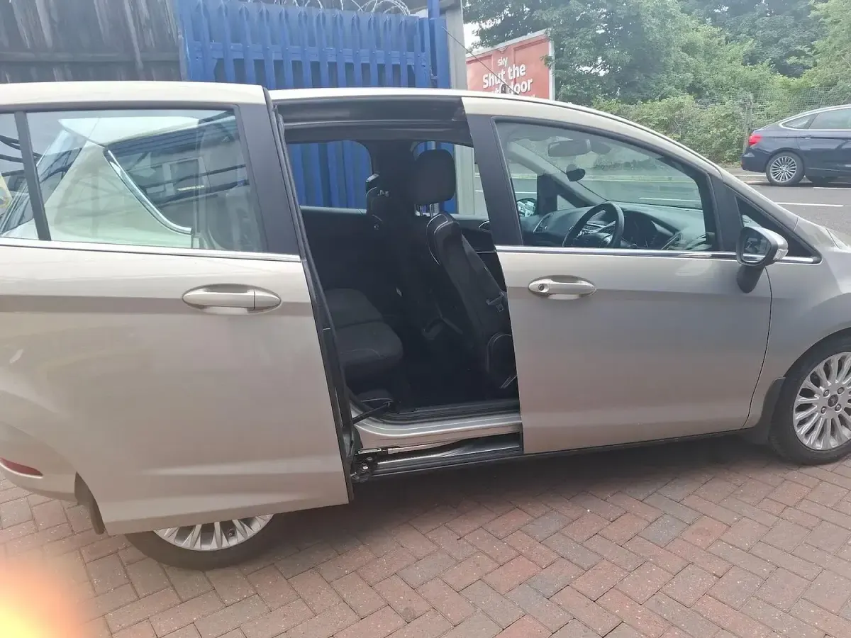 Used Ford B-MAX Titanium 120 HP (88 kW) 2013 Silver MPV