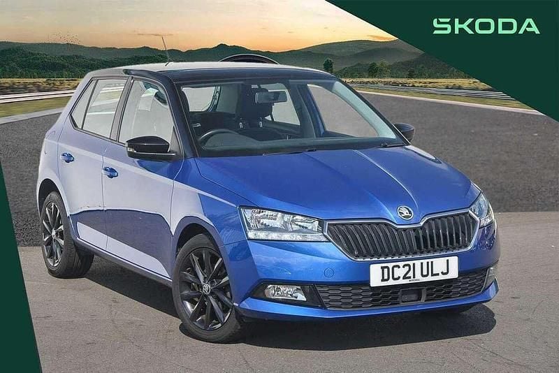 Race blue metallic black magic pearl effect Used 2021 Skoda Fabia SE Hatchback | £11,995 (Fair price) - Image 1/4