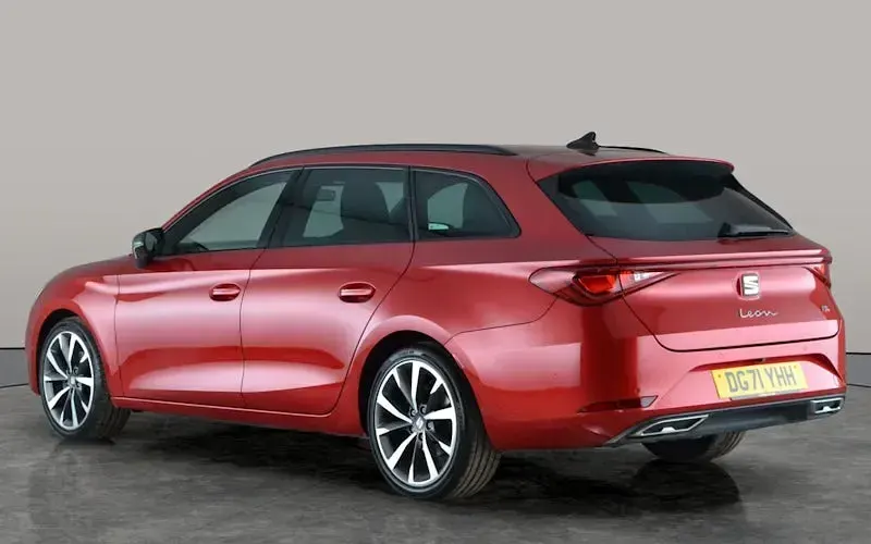 Used Seat Leon ST FR First Edition 150 HP (110 kW) 2020 Red Estate